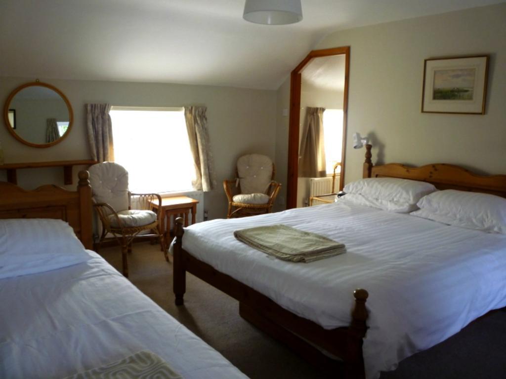 Family Room,413066724:JPEG